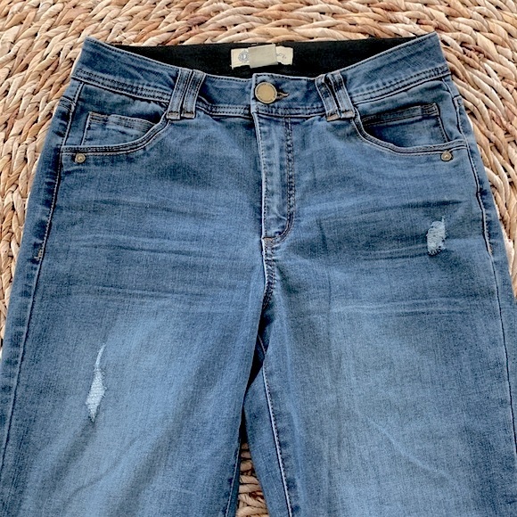 Democracy Frayed Hem Distressed Crop Jean - Picture 3 of 13